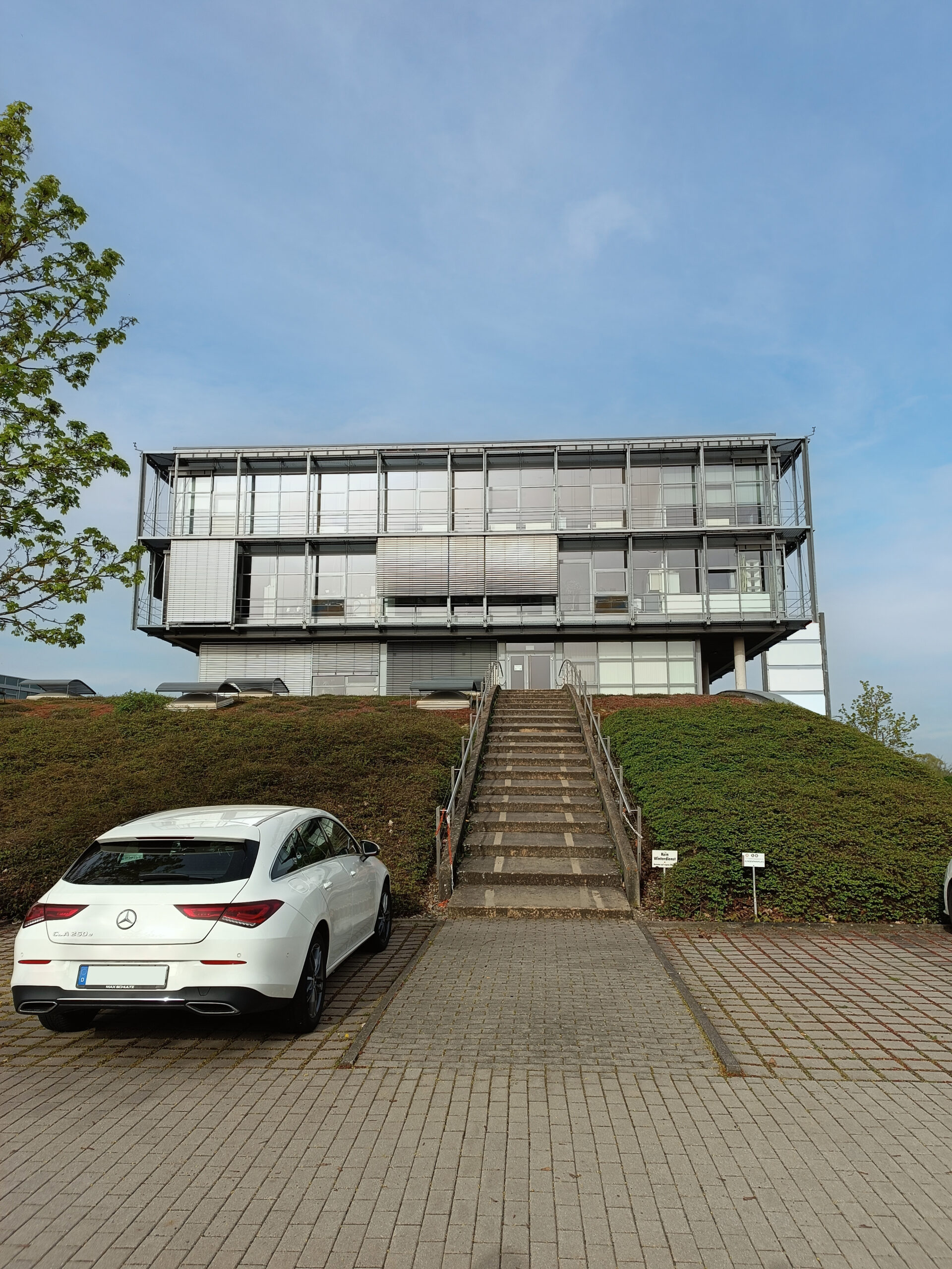 Schweinfurt: Modernes Gewerbeensemble: Flexible Fläche mit Sieben Räumen in sehr guter Lage